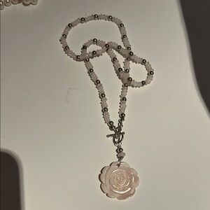 NWOT Rose Quartz w mop rose Necklace